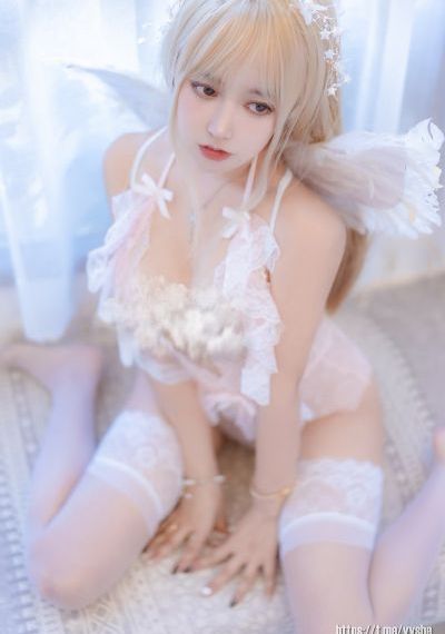 欧美女星卫衣街拍图片_欧美成人在线