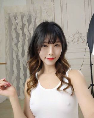 欧美名模内衣秀泳装三点式_BD国语在线观看高清