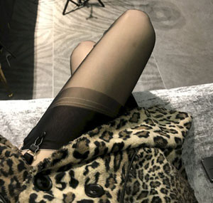 欧美美女低音炮音乐_国产剧手机在线看