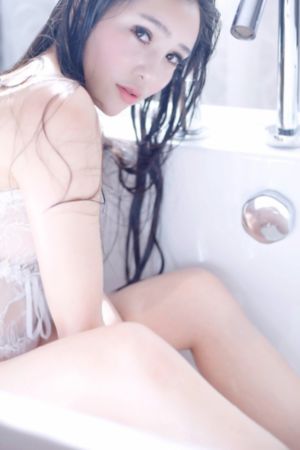 欧美红运动鞋街拍图片_剧情片视频大全